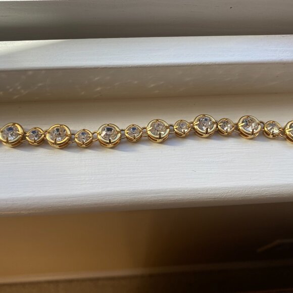 Goldtone bezel crystal toggle bracelet, 7.5" - Picture 3 of 6